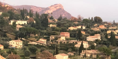 Vakantiehuis Frankrijk Tourrettes uitzicht keuken