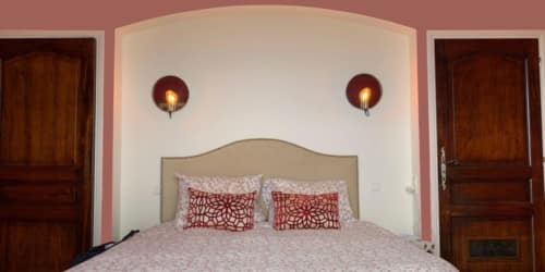 chambre-rose-bed-tourrettes-sur-loup