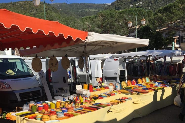 Markt aardewerk - Chateau d'Eau - Tourrettes-sur-Loup
